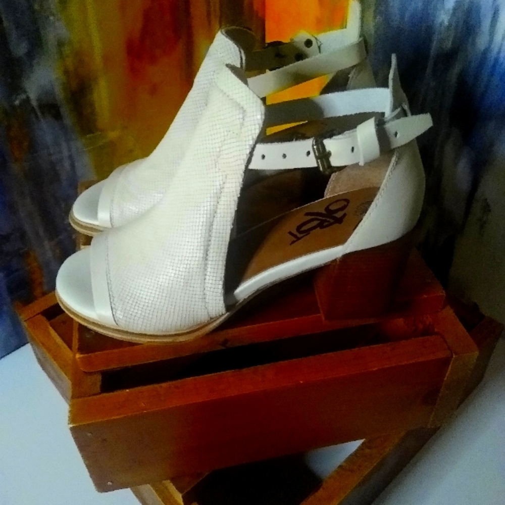 OTBT Metaphor Sports White Heeled Sandals